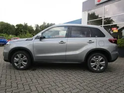 Grau Gebraucht 2023 Suzuki Vitara Comfort+ SUV | 24.450 € (Fairer Preis)