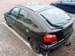 Schwarz Gebraucht 2000 Renault Mégane Limousine | 1.250 € (Fairer Preis)