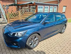 Blau Gebraucht 2021 Ford Focus ST-Line Limousine | 19.990 € (Guter Preis)