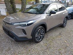 Beige Neu 2025 Toyota Corolla Cross Style SUV | 34.980 € (Guter Preis)