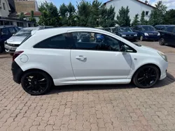 Weiß Gebraucht 2008 Opel Corsa Edition Kleinwagen | 1.950 € (Fairer Preis)