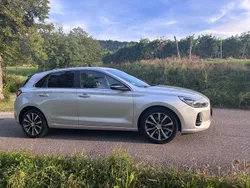 Silber Gebraucht 2017 Hyundai i30 Passion Limousine | 9.000 € (Fairer Preis)