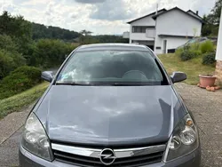 Silber Gebraucht 2006 Opel Astra GTC Limousine | 2.500 € (Teuer)