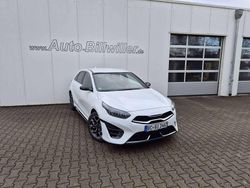 Deluxeweiß metallic Gebraucht 2024 Kia Ceed GT-Line Kleinwagen | 26.990 € (Etwas zu teuer)