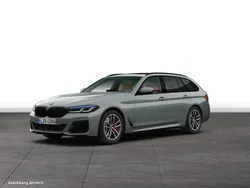 Grau Gebraucht 2024 BMW 530 Kombi | 64.078 €