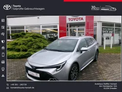 Shimmering silber metallic Neu 2024 Toyota Corolla Team Kombi | 30.490 €