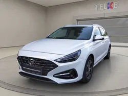 Weiß Gebraucht 2020 Hyundai i30 Trend Kombi | 18.590 € (Fairer Preis)