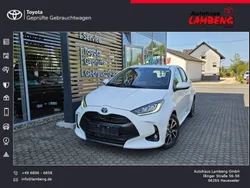 Schneeweiß Gebraucht 2022 Toyota Yaris Hybrid Team Kleinwagen | 22.990 € (Etwas zu teuer)
