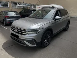 Grau Gebraucht 2022 VW Tiguan Allspace SUV | 21.900 € (Etwas zu teuer)