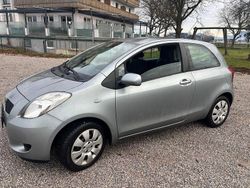 Grau Gebraucht 2007 Toyota Yaris Cool Limousine | 2.280 € (Superpreis)