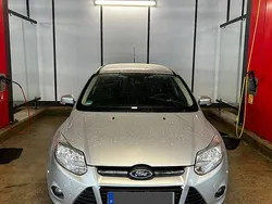Silber Gebraucht 2011 Ford Focus Kombi | 4.150 € (Etwas zu teuer)