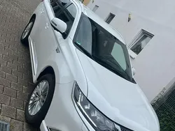 Weiß Gebraucht 2018 Mitsubishi Outlander P-HEV SUV | 17.500 € (Fairer Preis)
