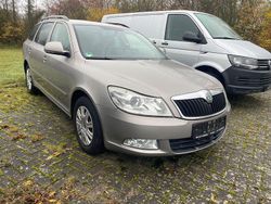 Beige Gebraucht 2009 Skoda Octavia Ambiente Kombi | 3.998 € (Fairer Preis)