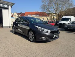 Grau Gebraucht 2012 Kia Ceed Spirit Limousine | 11.450 € (Teuer)