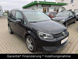 Schwarz Gebraucht 2011 VW Touran Van / Kleinbus | 6.900 € (Fairer Preis)