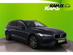 Blau Gebraucht 2022 Volvo V60 Core Kombi | 24.449 € (Guter Preis)