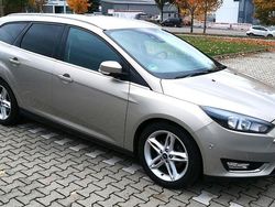 Gold Gebraucht 2018 Ford Focus Titanium Kombi | 10.600 € (Guter Preis)