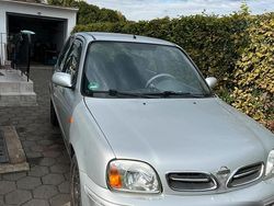 Grau Gebraucht 2002 Nissan Micra Kleinwagen | 1.600 € (Fairer Preis)