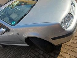 Silber Gebraucht 2001 VW Golf IV Kombi | 1.699 € (Teuer)