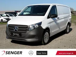 Weiß Gebraucht 2024 Mercedes Vito Van / Kleinbus | 37.783 € (Fairer Preis)