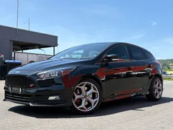 Schwarz Gebraucht 2017 Ford Focus ST Limousine | 11.700 € (Superpreis)