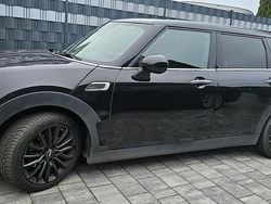 Schwarz Gebraucht 2018 Mini Clubman Kombi | 9.500 €