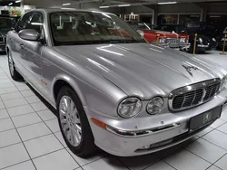 Silber metallic Gebraucht 2004 Jaguar XJ8 Limousine | 16.900 € (Teuer)