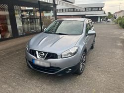 Grau Gebraucht 2012 Nissan Qashqai Tekna SUV | 7.350 € (Fairer Preis)