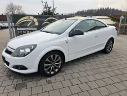 Weiß Gebraucht 2010 Opel Astra Cabriolet Edition Cabrio | 3.990 € (Fairer Preis)