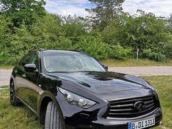 Schwarz Gebraucht 2016 Infiniti QX70 Premium SUV | 22.500 € (Fairer Preis)