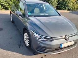 Grau Gebraucht 2021 VW Golf VIII Active Kombi | 22.999 € (Fairer Preis)