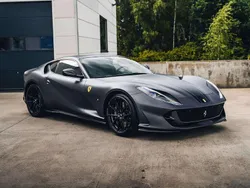 Grau Gebraucht 2019 Ferrari 812 | 329.000 € (Guter Preis)