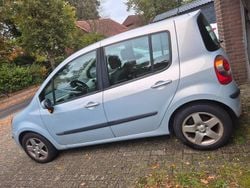 Grau Gebraucht 2005 Renault Modus Van / Kleinbus | 1.700 € (Teuer)