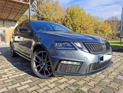 Grau Gebraucht 2018 Skoda Octavia RS Kombi | 18.500 € (Teuer)