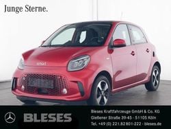 Karosserie in cadmium red () Gebraucht 2023 Smart ForFour Passion Exclusive Kleinwagen | 17.990 €