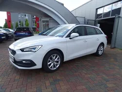 Weiß Gebraucht 2022 Seat Leon Limousine | 19.750 € (Fairer Preis)