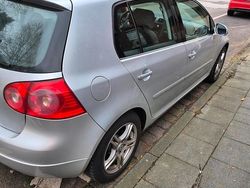 Silber Gebraucht 2004 VW Golf V Kleinwagen | 3.100 € (Etwas zu teuer)