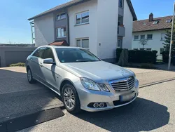 Silber Gebraucht 2009 Mercedes E250 Elegance Limousine | 8.890 €