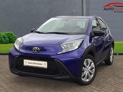 Blau Gebraucht 2023 Toyota Aygo X-play Kleinwagen | 16.980 € (Teuer)