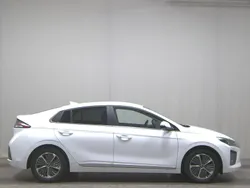 Polar white / sol Gebraucht 2022 Hyundai Ioniq Advantage Limousine | 14.780 € (Fairer Preis)