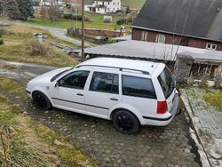 Weiß Gebraucht 2001 VW Golf IV Kombi | 1.500 € (Fairer Preis)