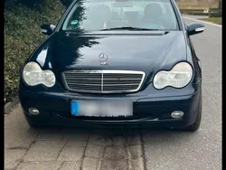 Blau Gebraucht 2002 Mercedes C180 Limousine | 2.350 € (Fairer Preis)