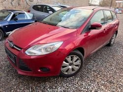 Rot Gebraucht 2013 Ford Focus Trend Kombi | 2.450 € (Superpreis)