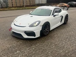 Weiß Gebraucht 2021 Porsche Cayman GT4 Coupé | 149.500 €
