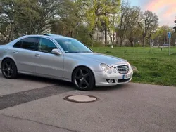 Silber Gebraucht 2007 Mercedes E500 Limousine | 10.600 € (Fairer Preis)