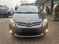 Grau Gebraucht 2011 Toyota Auris Club Limousine | 5.900 € (Fairer Preis)
