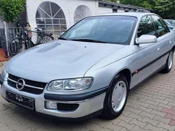 Silber Gebraucht 1998 Opel Omega Limousine | 3.999 €