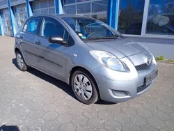 Silber Gebraucht 2009 Toyota Yaris Cool Kleinwagen | 3.795 € (Fairer Preis)