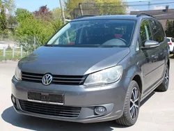 Grau Gebraucht 2010 VW Touran Van / Kleinbus | 6.890 € (Fairer Preis)