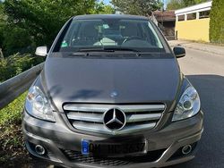 Grau Gebraucht 2009 Mercedes B200 Van / Kleinbus | 6.900 € (Fairer Preis)